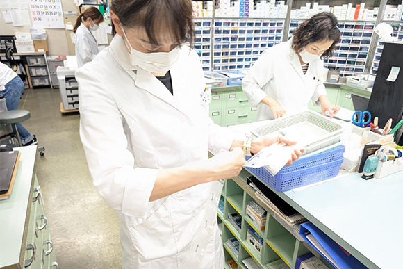 佐野薬局　調剤室
